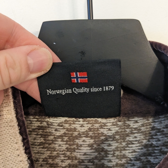 Dale of Norway Brown Wool Snowflake Full Zip Cardigan Sweater - Picture 8 of 10